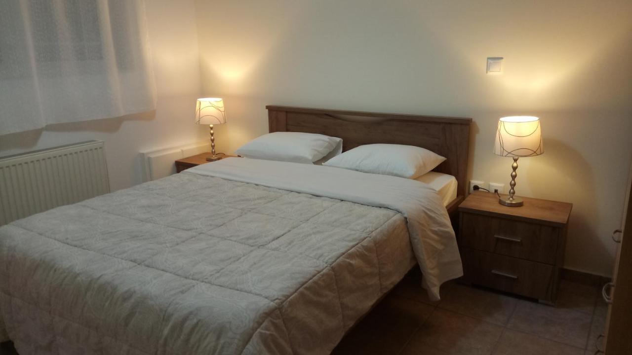 Overnight Athens Airport And Raphina Port Apartment Artémida Eksteriør bilde